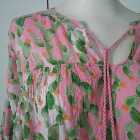 Crown & Ivy Pink and Green Watercolor Print Top - Picture 4 of 6
